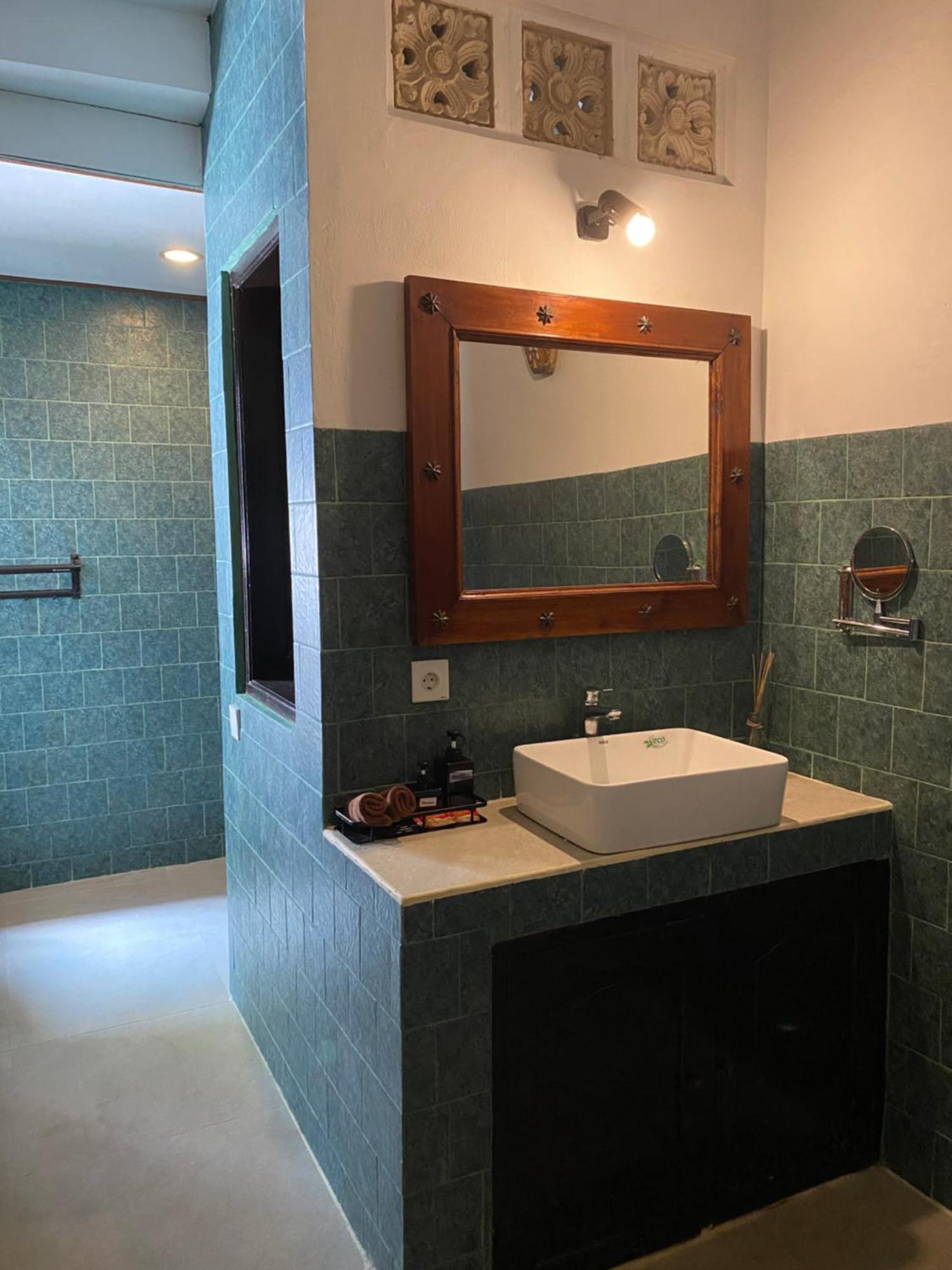 Puri Ayu Hotel Canggu  Ngoại thất bức ảnh
